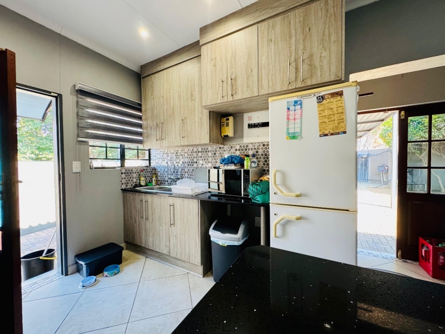 To Let 3 Bedroom Property for Rent in Waterval East North West